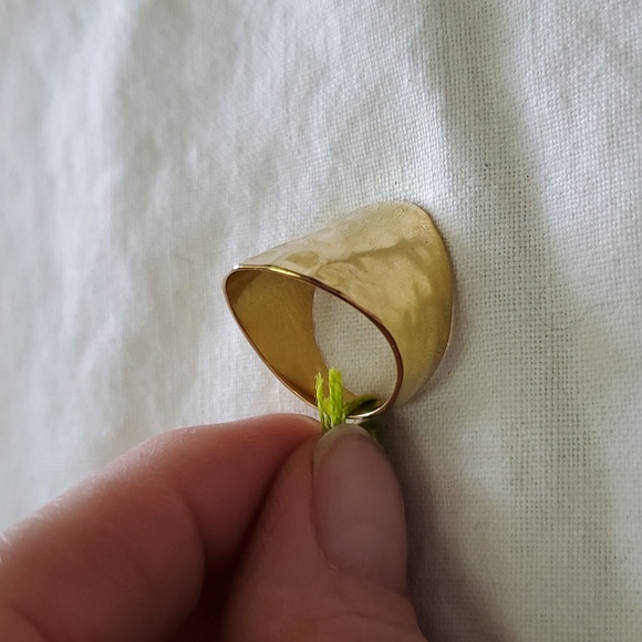 Gold plated hammered ring - Picture 5 of 5